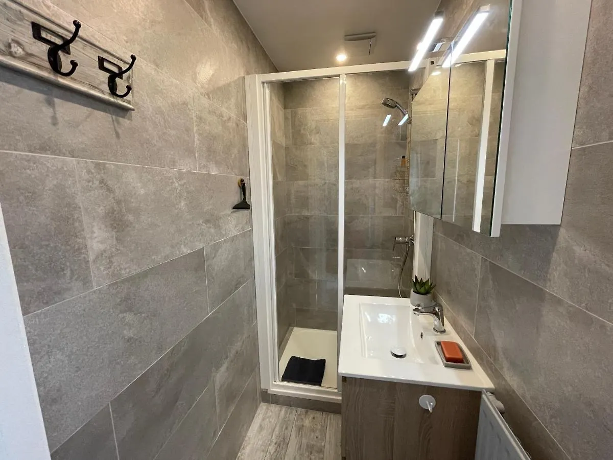 Appartement 2 Pieces Elegant Proche Porte De Versailles Paris 0*,  France